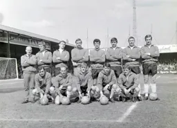 Luton Town Team Photo 1967-68 5