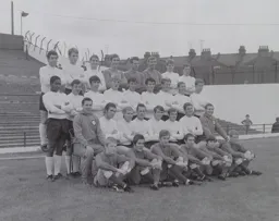 Luton Town Team Photo 1968-69 4