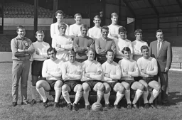 Luton Town Team Photo 1968-69 7