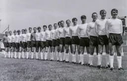 Luton Town Team Photo 1969-70 15