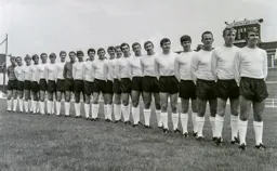 Luton Town Team Photo 1969-70 16