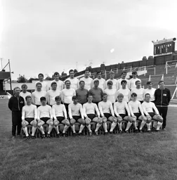 Luton Town Team Photo 1969-70 5