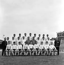 Luton Town Team Photo 1969-70 6