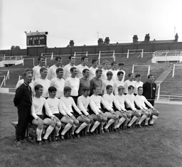 Luton Town Team Photo 1969-70 7