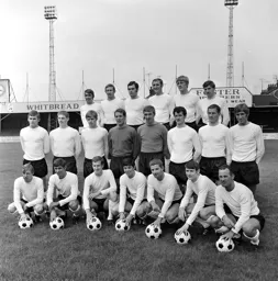 Luton Town Team Photo 1969-70 8