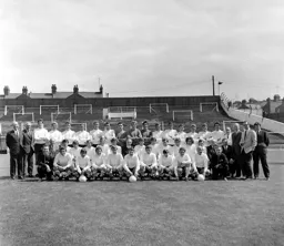 Luton Town Team Photo 1970-71 15
