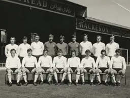 Luton Town Team Photo 1970-71 20