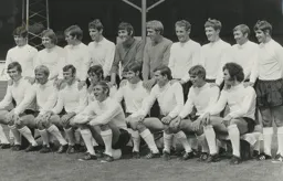Luton Town Team Photo 1970-71-21