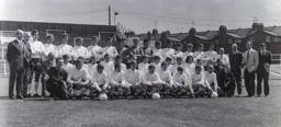 Luton Town Team Photo 1970-71 4