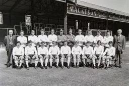 Luton Town Team Photo 1970-71 9
