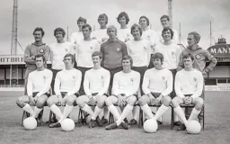 Luton Town Team Photo 1971-72 11