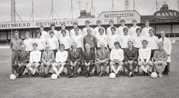 Luton Town Team Photo 1971-72 5