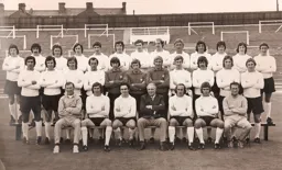 Luton Town Team Photo 1972-73