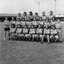 Luton Town Team Photo 1973-74 5