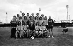 Luton Town Team Photo 1974-75 2