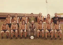 Luton Town Team Photo 1976-77 7