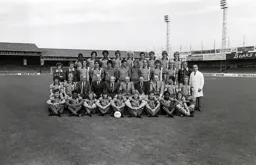 Luton Town Team Photo 1977-78 3