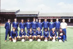 Luton Town Team Photo 1978-79 3