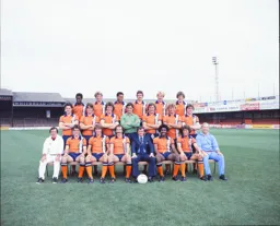Luton Town Team Photo 1978-79 9