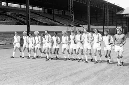 Luton Town Team Photo 1979-80 2