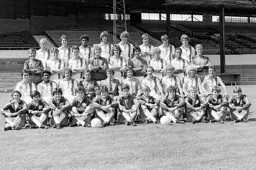 Luton Town Team Photo 1979-80 4
