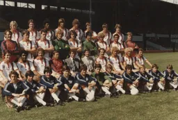Luton Town Team Photo 1979-80 6