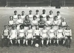Luton Town Team Photo 1981-82 6