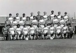 Luton Town Team Photo 1982-83 3