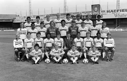 Luton Town Team Photo 1984-85 11