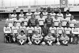Luton Town Team Photo 1984-85 6