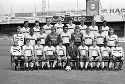 Luton Town Team Photo 1984-85 7
