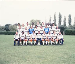 Luton Town Team Photo 1985-86 4