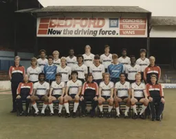 Luton Town Team Photo 1985-86 6