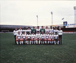 Luton Town Team Photo 1985-86 8