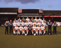 Luton Town Team Photo 1989-90 3
