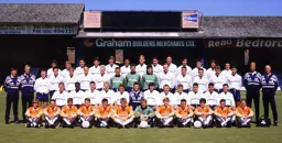 Luton Town Team Photo 1990-91 6
