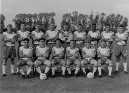 Luton Town Team Photo 1991-92 5