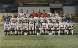 Luton Town Team Photo 1992-93 8