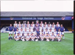 Luton Town Team Photo 1994-95 10