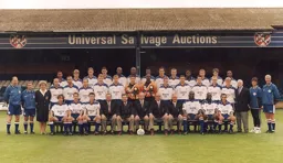 Luton Town Team Photo 1998-99