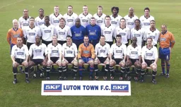 Luton Town Team Photo 2000-01