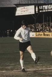 Malcolm Macdonald 25