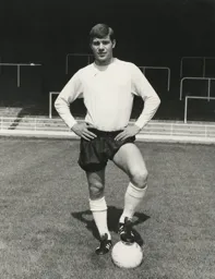 Malcolm Macdonald 29