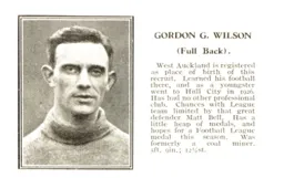 Gordon Wilson Luton News Handbook 1931-32